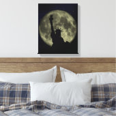 Lady Liberty's Moon Canvas Afdruk (Insitu (Slaapkamer))