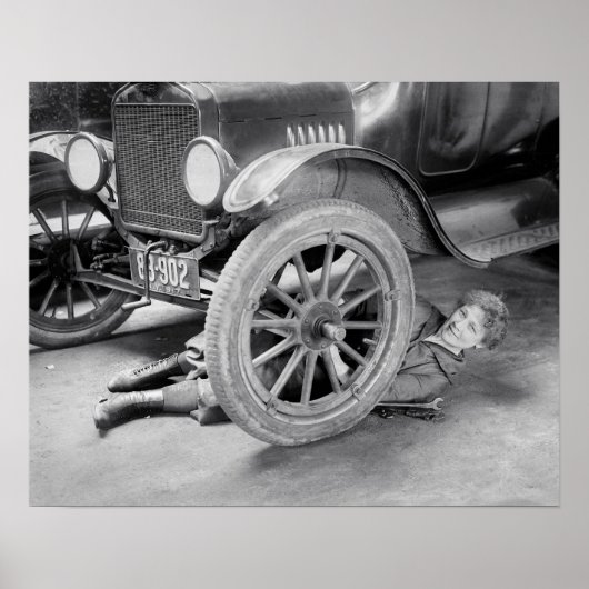 Lady Mechanic, 1920. Oude foto Poster (Voorkant)
