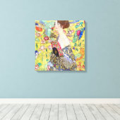 Lady met Fan van Gustav Klimt, Japonisme Canvas Afdruk (Insitu (Houten vloer))