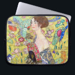 Lady met Fan van Gustav Klimt,  Japonisme Laptop Sleeve<br><div class="desc">Lady with Fan (1918) van Gustav Klimt is een Victoriaans schilderij van het symboliek van het tijdperk van het symboliek in de kunst. Een mooie brunette vrouw met een oosterse fan. De gouden florale Japanse achtergrond zit vol met bloeiende exotische bloemen, pauw en andere vogels met uitgestrekte vleugels. Over de...</div>