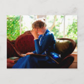 Lady reading briefkaart (Voorkant)