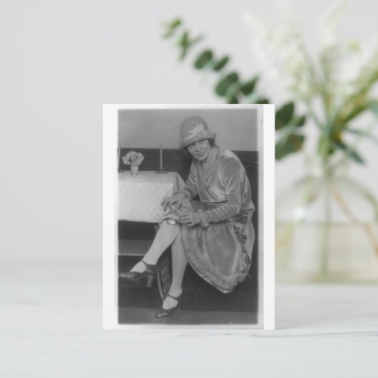 Lady With Flask 1926 Briefkaart (Staand voorkant)