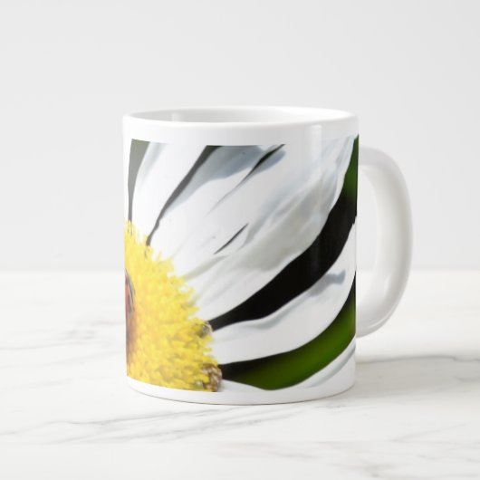 Ladybug en Daisy Jumbo Mok (Voorkant rechts)