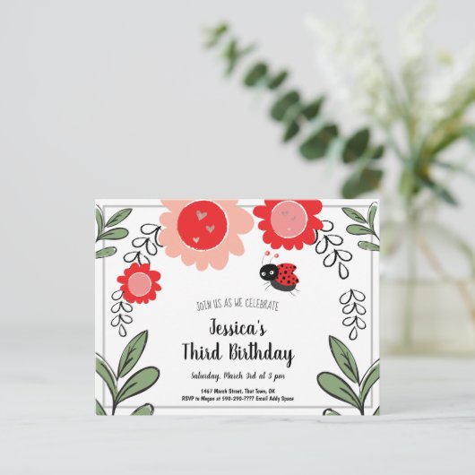 Ladybug en Flowers Kids Birthday Party Invitation Uitnodiging Briefkaart (Staand voorkant)