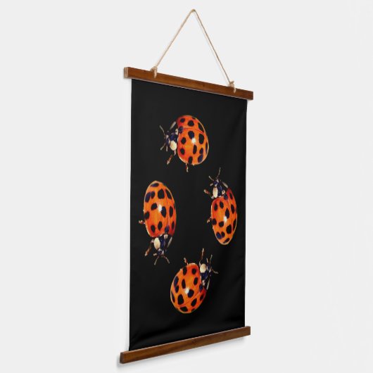 Ladybug Go Round Abstract Hangend Wandkleed (Gebogen)