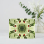 Ladybug in Flower Kaleidoscope Art Briefkaart (Staand voorkant)