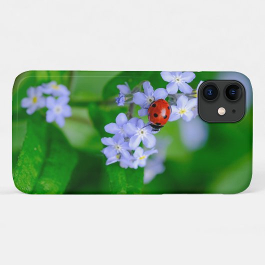 Ladybug on For-get-me-not iPhone 11 Hoesje (Achterkant (horizontaal))