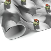 Ladybug op Dogwood Flower Natuur Pattern Cadeaupapier (Rol Hoek)