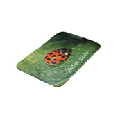 Ladybug op Leaf Close Up Personated Badmat (Gekanteld)