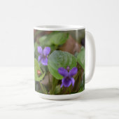 Ladybug op Sweet Violet Flowers Koffiemok (Voorkant rechts)