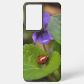 Ladybug op Sweet Violet Flowers Samsung Galaxy Hoesje (Achterkant)