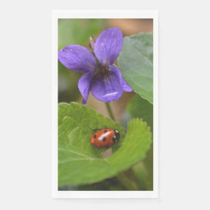 Ladybug op Sweet Violet Flowers Servet