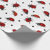 Ladybugs en Polka Dots Cute Ladybird Cadeaupapier (Hoek)
