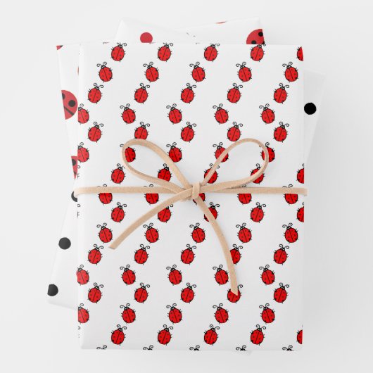 Ladybugs en Polka Dots Design Wrapping Paper Ze (In situ)