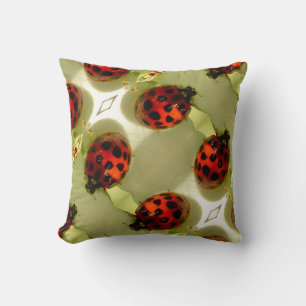Ladybugs, groene bladeren kussen