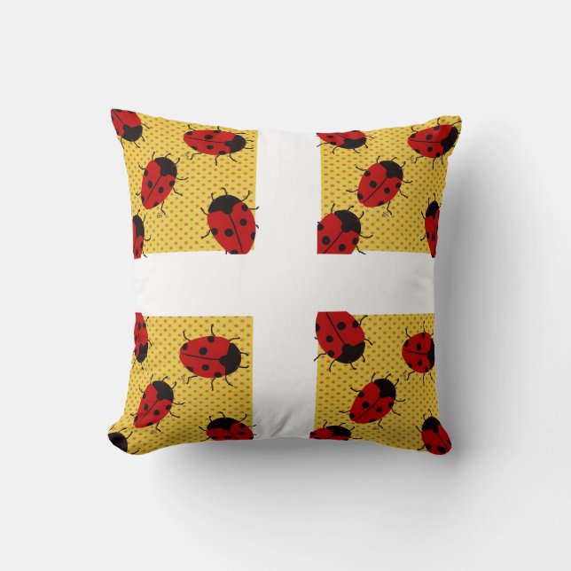 LADYBUGS KUSSEN (Voorkant)