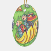 LADYBUGS RIDING ON FALLING AUTUMN LEAVES, FUN BUG KERAMISCH ORNAMENT (Links)