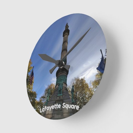 Lafayette Square Wall Clock Ronde Klok (Hoek)