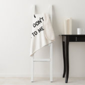 Lage batterij praat alsjeblieft niet met me - grap sherpa deken (In situ)