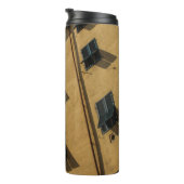 LAGE HOOGHOTOGRAFIE VAN HET VENSTER BROWN LOUVER THERMOSBEKER (Geroteerd rechts)