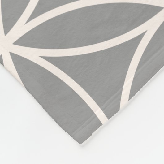 Lager van levenscrème op grijs patroon fleece deken (Hoek)