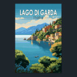 Lago di Garda Italia Travel Art Vintage Poster<br><div class="desc">Gardameer vector art ontwerp. Het Gardameer in Noord-Italië staat bekend om zijn kristalhelder water. Aan de zuidkant wordt de stad Sirmione gedomineerd door de Rocca Scaligera,  een fort met uitzichten.</div>