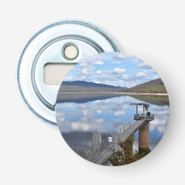 Lake Bellfield wolken op stilstaand water Button Flesopener