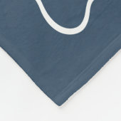Lake Blue Wavy Border Monogrammed Fleece Deken (Hoek)