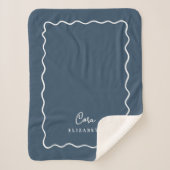 Lake Blue Wavy Border Monogrammed Sherpa Deken (Voorkant)