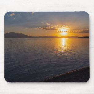 Lake Chapala & bergen langs de horizon bij zonsond Muismat