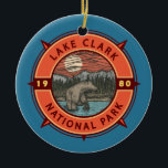 Lake Clark National Park Brown Beer Retro Compass Keramisch Ornament<br><div class="desc">Vectorkunstontwerp van Lake Clark. Het park is een land van verbluffende schoonheid. Vulkaanstoom,  zalmrun,  beren foerageren en ondiepe bergen weerspiegelen zich in de turkooismeren.</div>