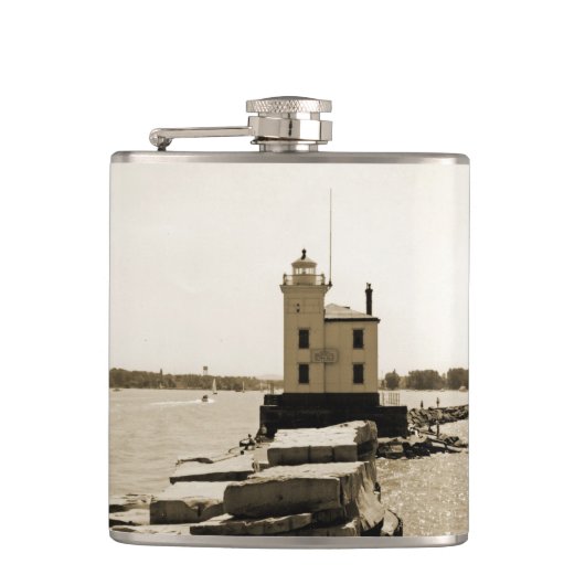 Lake Erie Vuurtoren Heupfles (Voorkant)