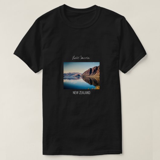 Lake Hawea New Zealand Otago reist T-Shirt (Design voorkant)
