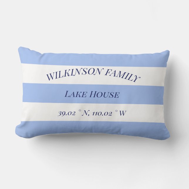 Lake house Familienaam Blue Stripes Kussen (Voorkant)