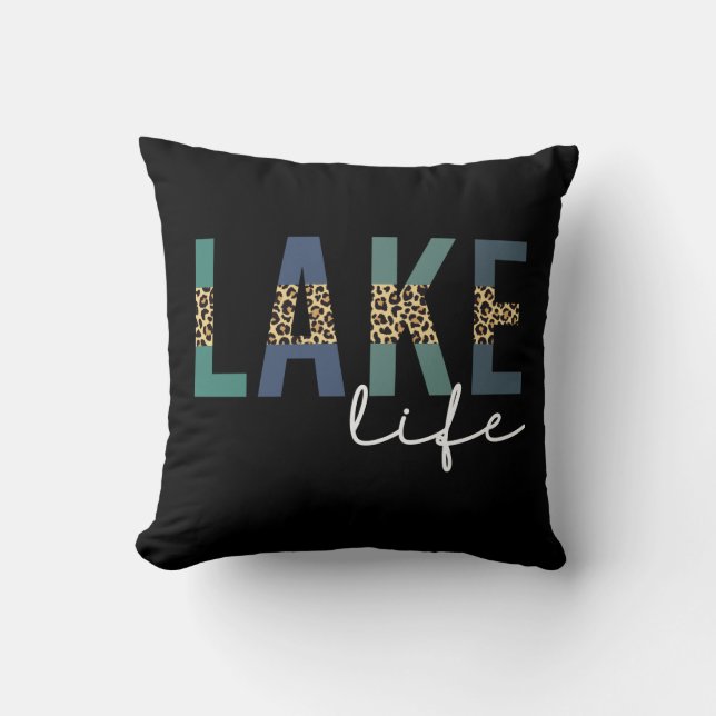 Lake Life Cheetah Print Typografie Kussen (Voorkant)