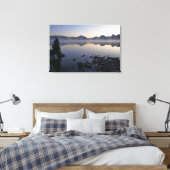 Lake McDonald bij zonsopgang I Canvas Afdruk (Insitu (Slaapkamer))