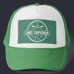 Lake Superior, aangepaste stad, naam, anker, pedde Trucker Pet<br><div class="desc">Dit Lake Superior nautical anchor-ontwerp is gepersonaliseerd met je favoriete Minnesota, Wisconsin, Michigan of Ontario lakeside stad of gebied (zoals Duluth, Beaver Bay, Lutsen, Grand Marais, Two Harbors, Bayfield, Madeline, Baileys Harbour, Egg Harbour, Sturgeon Bay, Marquette, Munising, Big Bay, Thunder Bay. enz.) en jouw naam (of schrapping). Dit retro, stijlontwerp...</div>