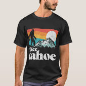 Lake Tahoe Bigfoot Retro Mountain Design T-shirt (Voorkant)