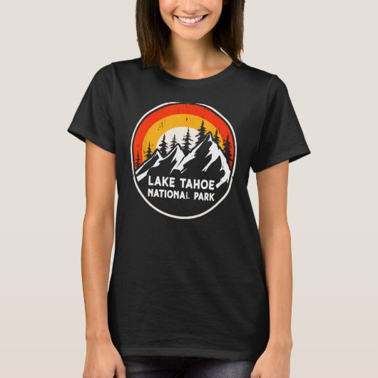 Lake Tahoe Nationaal Park Bergbomen & Zonnekamp T-shirt (Voorkant)