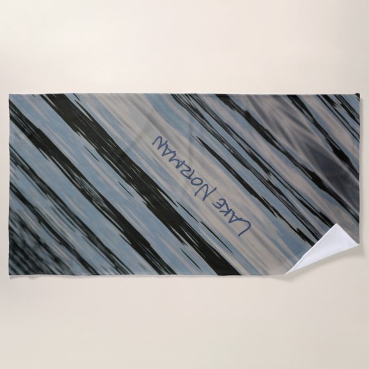 Lake Water Blue en Black Diagonal Natuurlijke Stre Strandlaken (Voorkant)