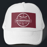Lake Winnipesaukee NH aangepaste stad, naam, anker Trucker Pet<br><div class="desc">Het nautische ankerontwerp van het meer Winnipesaukee, New Hampshire is gepersonaliseerd met uw stad (zoals Moultonborough, Wolfeboro, Meredith, Alton, Gilford, Weirs Beach, enz.) en jouw naam (of schrapping). Dit retro, stijlontwerp is voorzien van een witte cirkel, anker, gekristalliseerde peddels en een vette banner die Lake Winnipesaukee leest. Ideaal voor de...</div>