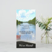 Lakeside Boat Adreswijziging Aangepaste Fotokaart Aankondiging (Staand voorkant)