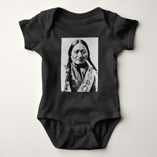 Lakota Chief Surrender: Sitting Bull Fort Buford Romper (Voorkant)
