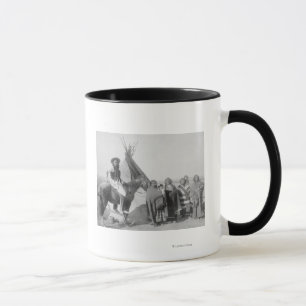 Lakota Vrouwen met zuigelingen en Man op Horseback Mok