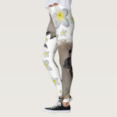 Lala De Kaketoe Drie Poses en Plumerias Leggings (Links)