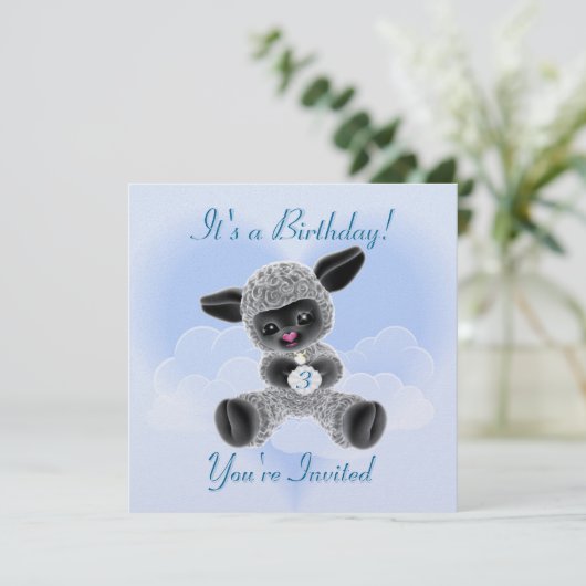 Lamb and Clouds verjaardagsuitnodiging voor kinder Kaart (Staand voorkant)