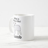 Lamb Living Een Warm Leven Grappig Lam Koffiemok (Voorkant links)
