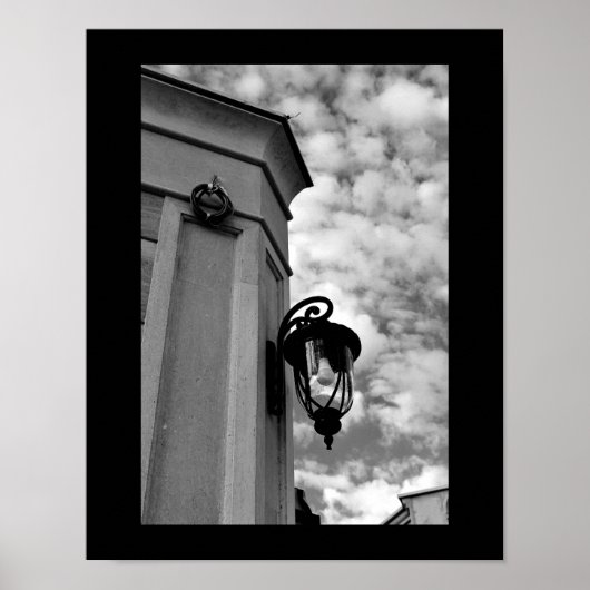 Lamp op een troebele dag poster (Voorkant)