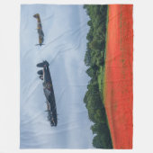 Lancaster Bomber over een papaverveld Fleece Deken (Voorkant)