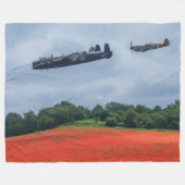 Lancaster Bomber over een papaverveld Fleece Deken (Voorkant (Horizontaal))